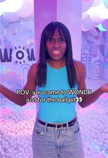 Don’t worry, we would never judge you!🌟 Come visit us and have fun in the coolest ball pit🤩 #wondr #amsterdam #wondrexperience #ballpit #besties
