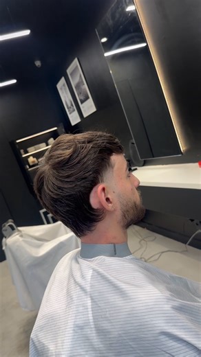 The difference between a structured cut and an unstructured cut . #barber #foryou #viral | Bramss Barber | Facebook