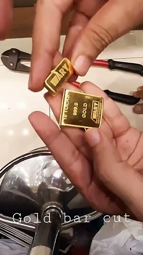 ary gold bar cutting Al siffat jewellers