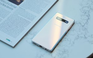 三星S10系列体验视频：新机皇硬件狂飙足够亮眼!