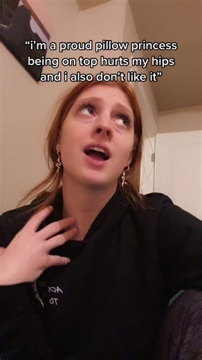 Angel Ardito (@thelousypoledancer)’s video of pillow princesses