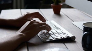 5 Rekomendasi Keyboard Wireless Minimalis dan Estetik, Harga Mulai Rp 300 Ribuan - Tribunshopping.com