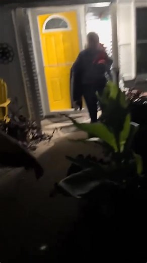 Funny mask prank 🤣🤣 #maskprank #funnyprank #moments #jumpscare #trending | Scare.prank.7