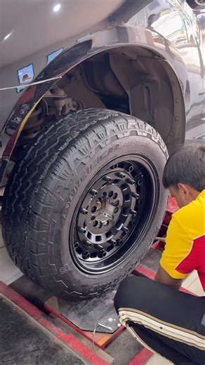 Ford Endeavour Turns Into a Tank | Black Rhino Alloys Upgrade 💪🖤