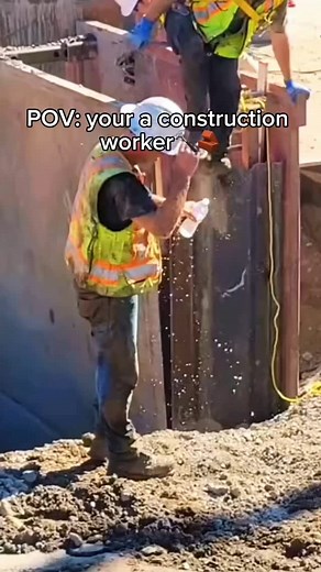 As a construction worker this is perfect 🔨🧱 #construction #constructionworker #bluecollar #trucker #truckerslife #roofer #roofers #electrician #trades #explore | Trubo Track