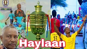 Tooshka Siyaasadda: Koobkii 150ka Gobol ee Dawlada puntland oo Haylaan qaaday Habaryoonis oo Siminaar u furtay Warsangali Sida loo isicimaalo marka koobka la qaado. Waftigii Oodwayne oo maanta gaadhay Dhahar Boqor Qarjab oo dhalaalsan 🏆👈Koobkii Warsangali u sharaxnay😁 Fahamsiinay Fahamsiinay 😀👇 | Tooshka Siyaasadda