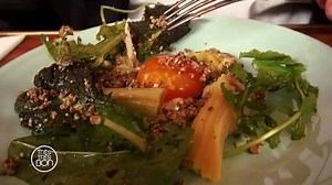 On s'envole pour la table de la semaine ! François-Régis Gaudry et son accompagnateur du jour Jérôme Gagnez font une pause au Mermoz ! Le Mermoz // 16 Rue Jean Mermoz, Paris VIII Retrouvez cette adresse sur notre Très Très Bonne application ici : https://itunes.apple.com/fr/app/trèstrèsbon/id1121635097?mt=8 https://play.google.com/store/apps/details?id=fr.smartinteractive.ttb&hl=fr | Très Très Bon