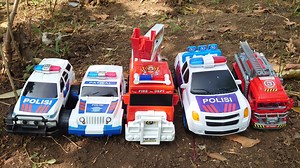 Mobil Truk Mainan Anak Anak - Menemukan Mobil Truk Besar Pemadam, Mobl Polisi, Mobil Molen dan Mobil Truk Derek #mobilmainan #mainananak #trukmainan #mobilanakanak #mainananakanak #trukoleng . . Tag : mobil truk mainan anak-anak mobil truk mainan anak mobil truk mainan anak kecil mobil truk mainan anak-anak durasi panjang mobil truk mainan anak-anak membawa hotwheels kecil mobil truk mainan anak-anak live mobil truk mainan anak-anak muat pasir terguling mobil truk mainan anak-anak muat pasir mob