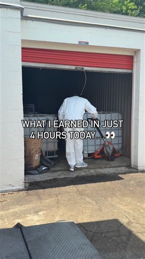 If you’ve been thinking about starting a box truck business, understand this: There is ALL types of work in your city if you know where to look. You don’t have to rely only on load boards or chase random brokers. Local companies in your area need box trucks EVERY single day. Here’s just a few examples of work sitting right in your backyard: • Furniture stores need daily deliveries • Appliance companies need last-mile drop offs • Flooring & tile companies need materials delivered to job sites • R