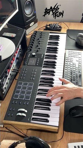 80s Synthwave Groove – Retro Bassline Type Beat #80stypebeat