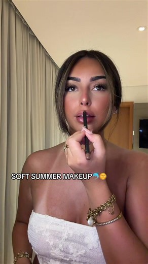 Soft Summer Makeup Tutorial for a Fresh Look