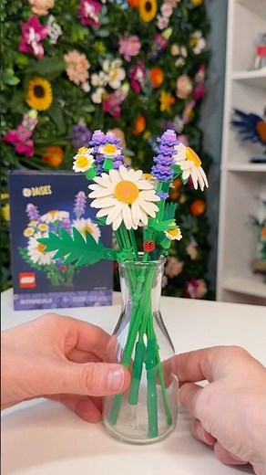 Building the new LEGO Daisy bouquet! #rlfm #reviews #lego #11508
