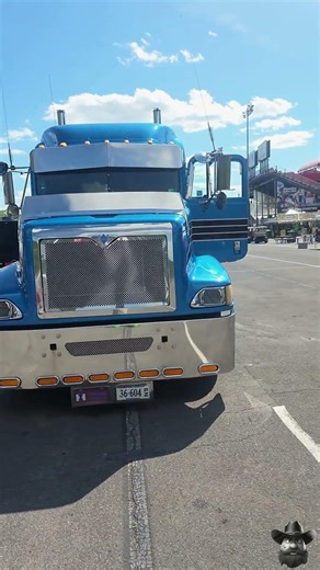 International 9000 series at Large Cars & Guitars 2025