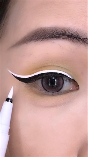 Easy Eyeliner Tutorial for Beginners | Perfect Eyeliner with Eyeliner Pencil#Eyeliner #shorts#eyelin
