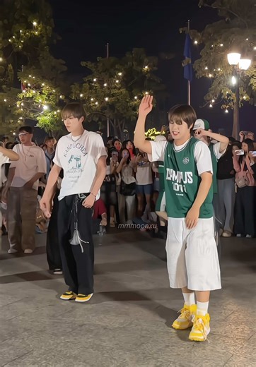 NCHIVE Dance Cover Performance at Walk Street