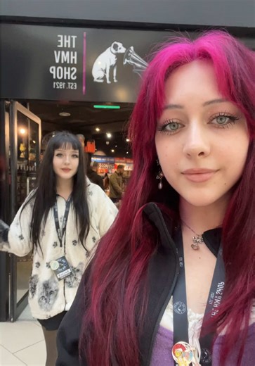 we know everyone goes on a date to hmv #hmv #isaac #hmvbelfast #hmvbaddies #hmvgirl