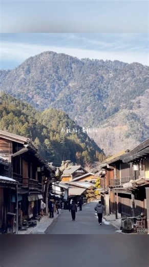 穿越時空的中山道，慢步在馬籠宿與妻籠宿🏮 石板路上的殘雪、轉動的水車，彷彿走進了江戶時代的時光隧道⛩️ #馬籠宿 #妻籠宿 #岐阜 #名古屋旅行 | 靜怡&大顆呆の親子.旅遊.美食