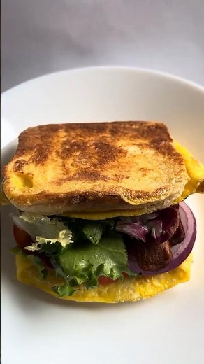 One Pan Egg Sandwich for Breakfast 🍳🥪 #easybreakfast #healthybreakefast #breakfastsandwich #food
