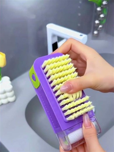This multi-functional soap dish makes laundry easier.