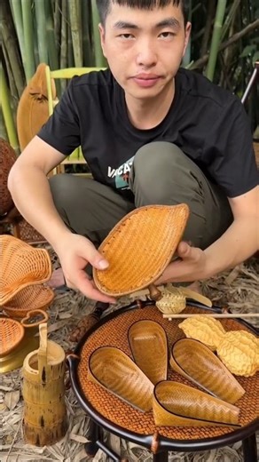 The traditional carrying box style is presented in a more modern and minimalist style#Literary