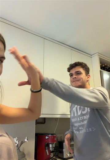 Videos de Laura Zurrón (@laurazurron) con “original sound - Laura Zurrón”