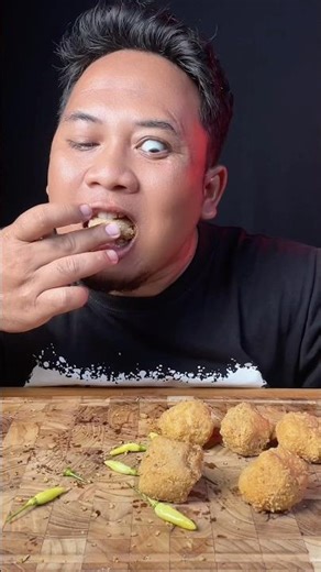 This crunchy tofu sound? So satisfying #tofu #asmr #foodie #bangil