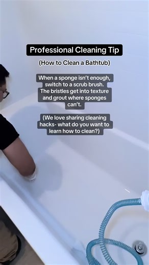 How to Clean a Bathtub Effectively with a Scrub Brush