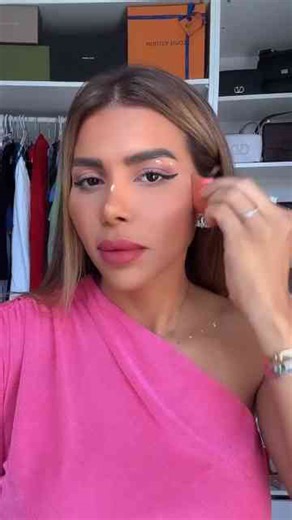 This highlighter is magic! Just tried the Chroma Glow Boom Liquid Highlighter from @sheglam_official and loved it.