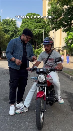 Regalo sorpresa: una moto para mi hermano menor