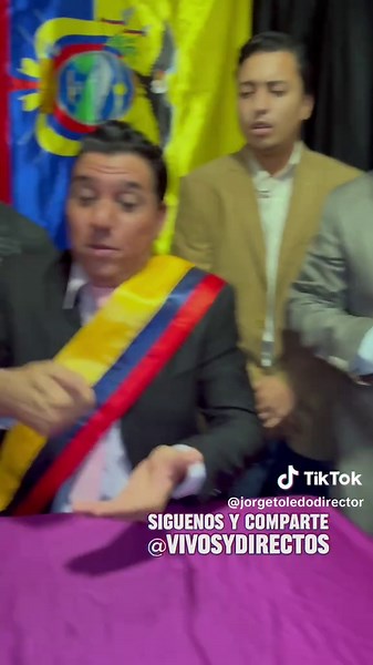 Multa por sacar celulares y votar por Luchita