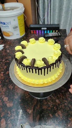 237K views · 2.6K reactions | Yellow Chocolate Drip Cake | Oreo & Gems Decoration | Simple Birthday Cake Design | Sunil Cake Master | Facebook