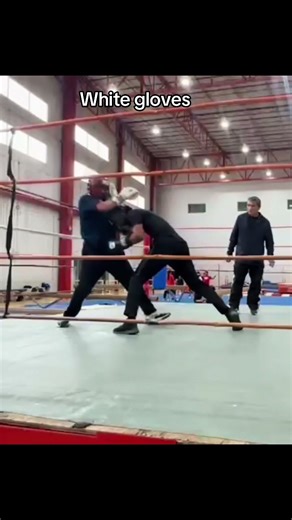 Mastering Boxing Techniques with White Gloves