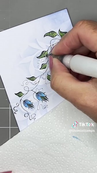 The way Jo decorates the bell flower vine over the stencilled background is Elegant and stunning 🤩 Join Jo as she builds up this gorgeous card using multiple tools and techniques where she brings the ye to the centre of the card, blends beautiful colours and an elegant stencil design ✨ The full tutorial and products used is available on our website
