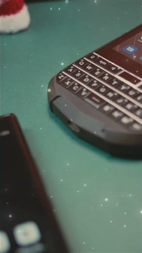 Celebrate in Style: Why Our QWERTY Keyboard Phone is the Best Gift!