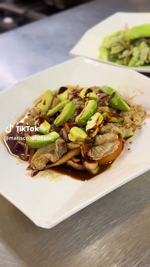 LO MEJOR 😍🔥🔥 #mariscoselviejon #lynwood #paramount #fyp #foodtiktok 📍11120 Atlantic Ave Lynwood ☎️(310) 885-5584 📍14121 Paramount Blvd Paramount ☎️ (562) 788-7354 Open Everyday Monday-Sunday 9am-8pm