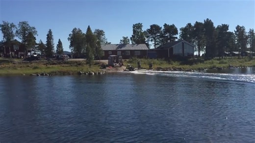 Snowmobile Backflip on WATER?! 💦❄️ David Burman from Arjeplog stomps the first ever backflip on WATER This guy is built different! #WaterSkip #SledLife #BackflipBoss | Snowmobile