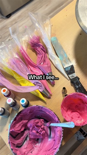 #cake #cakedecorating #fyp #baker #birthday #caketok