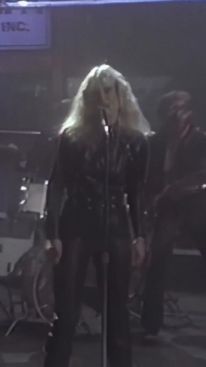 'Does It Make You Remember' from the Voyeur album ✨️ #KimCarnes #DoesItMakeYouRemember #classic80s #80smusic #musicvideo #Voyeur