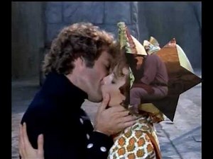 Richard Chamberlain sings A Kiss To Build A Dream On
