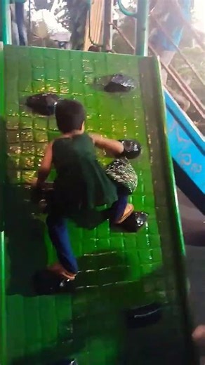 army training wall climbing