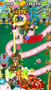 Bloons TD 6 - Plasma Accelerator Monkey vs The MOAB Class Bloons In Btd6 - #Shorts