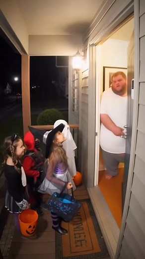 The reverse trick-or-treat | Visioncell | Facebook