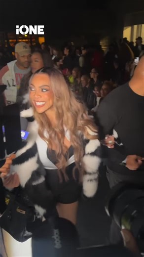 HelloBeautiful on Instagram: "Wendy Williams attended the @laquan_smith fashion show in New York where she received love from the crowd. More on #HelloBeautiful.com l #MadameNoire.com l #BOSSIP.com : @hiphopnynews"