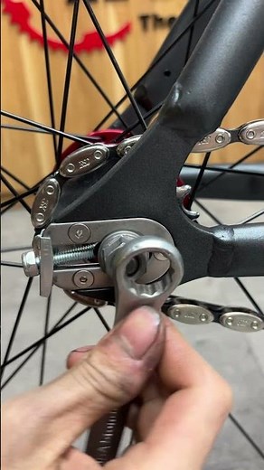Fix loose fixedgear chain. #cyclingtips #mtb #cycling #bicycle