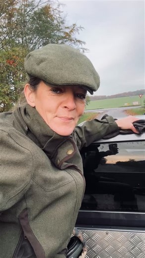 Weekenden bød på en smuk jagtdag. Skønt med masser af motion, frisk landluft og at kunne svinge geværet sammen med søde jagtkammerater📯 Takket være min daglige gevær-gymnastik 💪🏼 #jagt #jaktforlivet #geværgym #gymnastik #haglgevær #jakt #jagtsæson #venner #hey #hunting #juliehey | HEY Hunting - Julie Hey