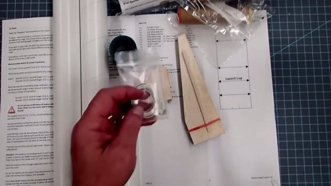 Daedalus 2-Stage Flying Model Rocket Kit. RK-1003