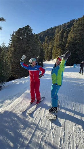 Ski instructors after work. ❤️ #skiinstructor #skiinstructorlife #skiing #ski