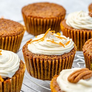 Oatmeal Carrot Cupcakes [Video] | Clean Food Crush
