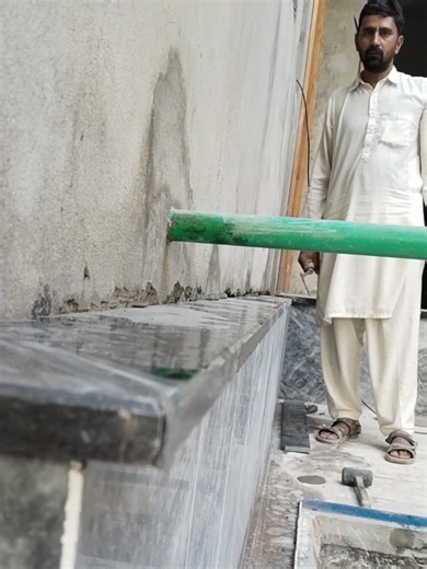 Black and White Marble Column Fitting Techniques