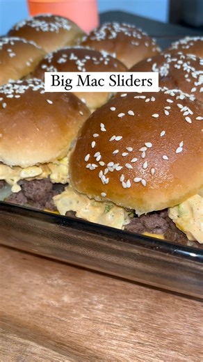 Big Mac Sliders for slider Sunday! #sliders #recipe #bigmacslider #bigmacsauce #macsauce #sliderrecipes #footballfood #series #recipes #easyrecipe #food | Brooke AKA Meals and Munchies